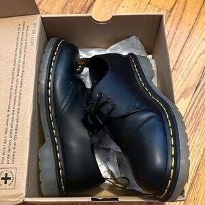 Like new Dr Martens in black smooth
